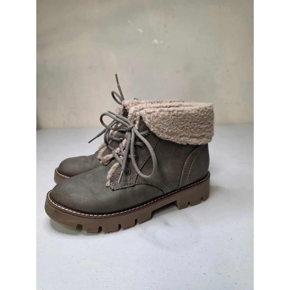 Sonoma Goods for Life Taupe Faux Shearling Lace Up Lug Sole Ankle Boots 6.5